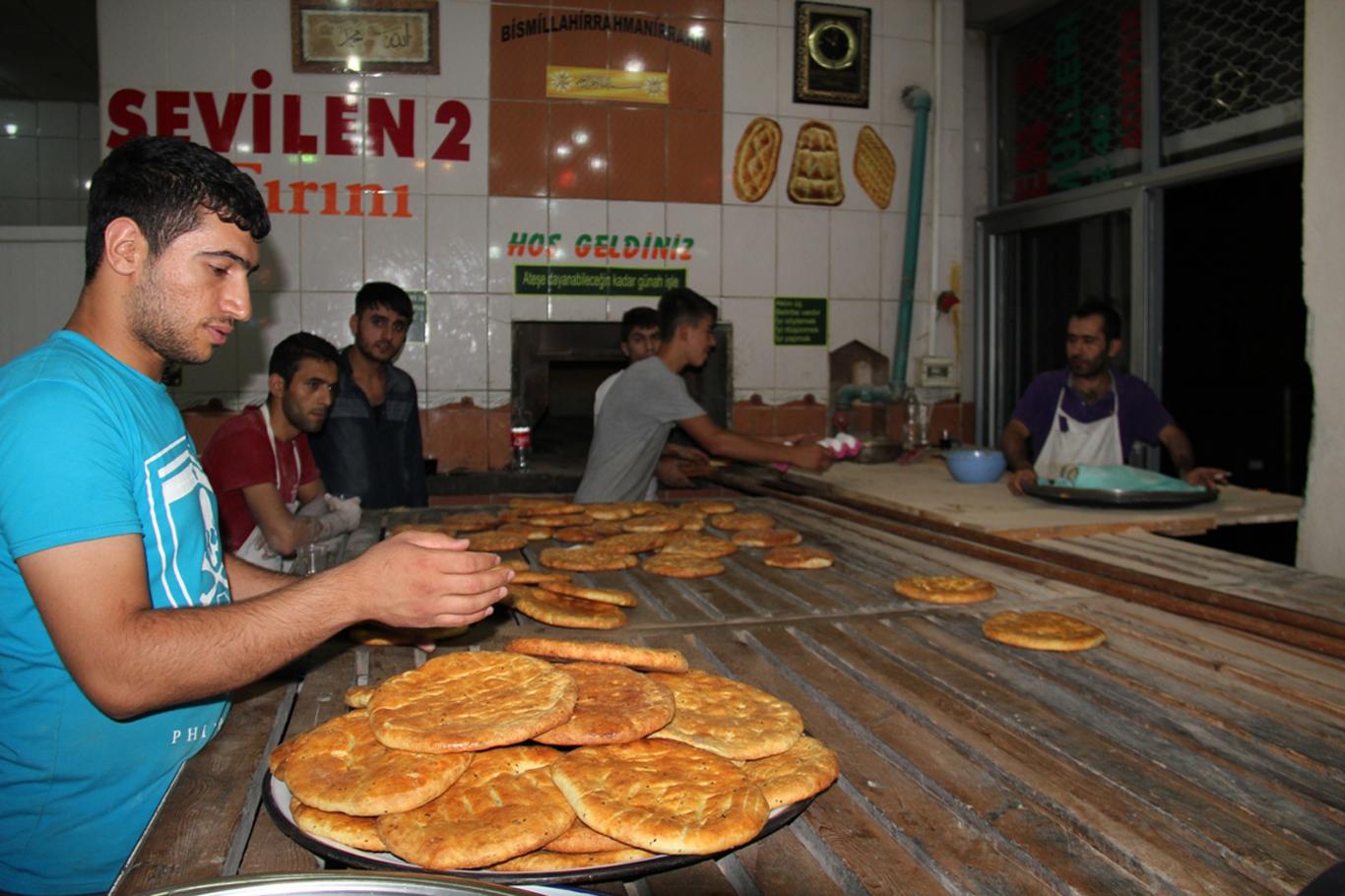 Fırıncıların bayram çöreği mesaisi başladı